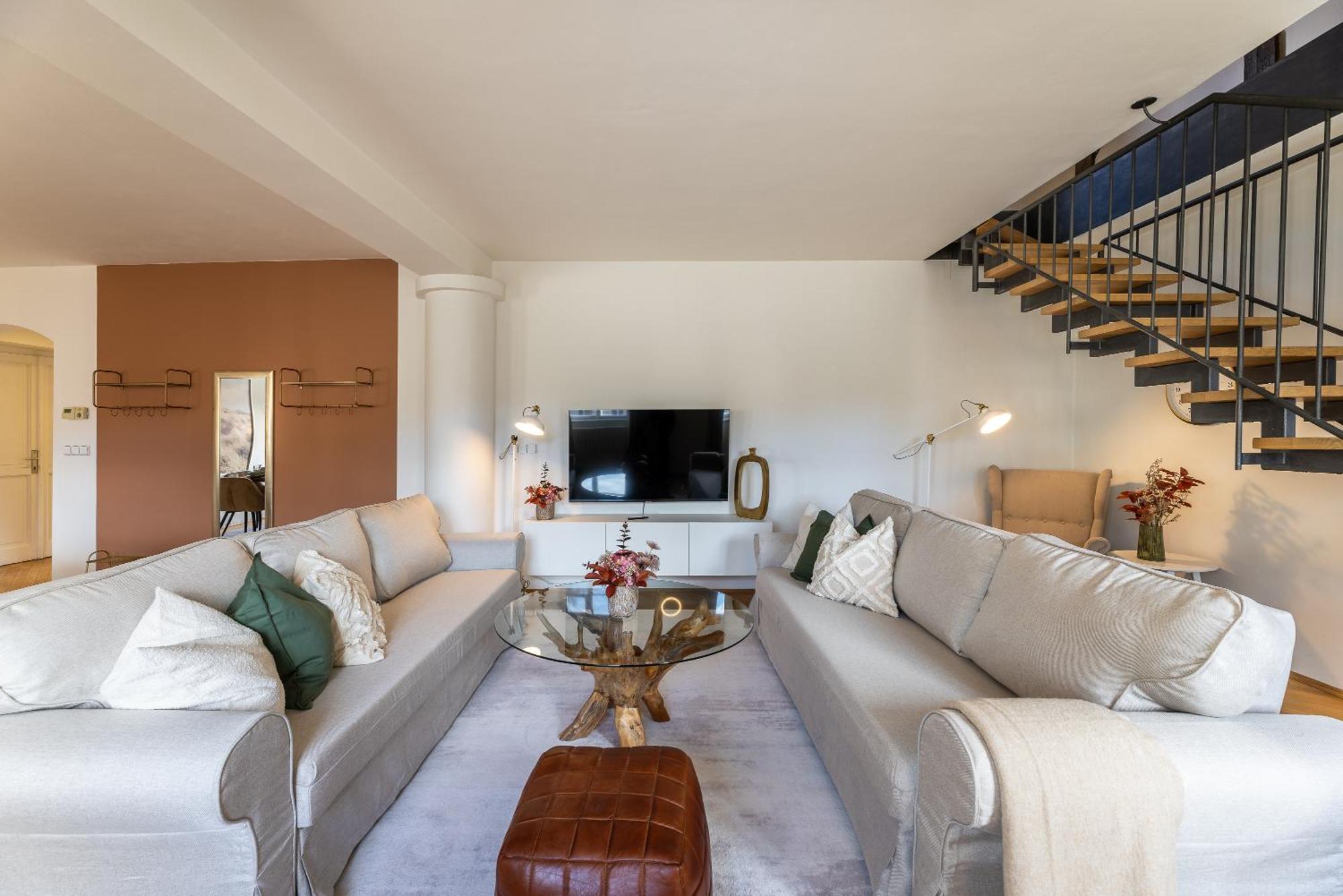 Luxury Retreat By Charles Bridge Apartment *