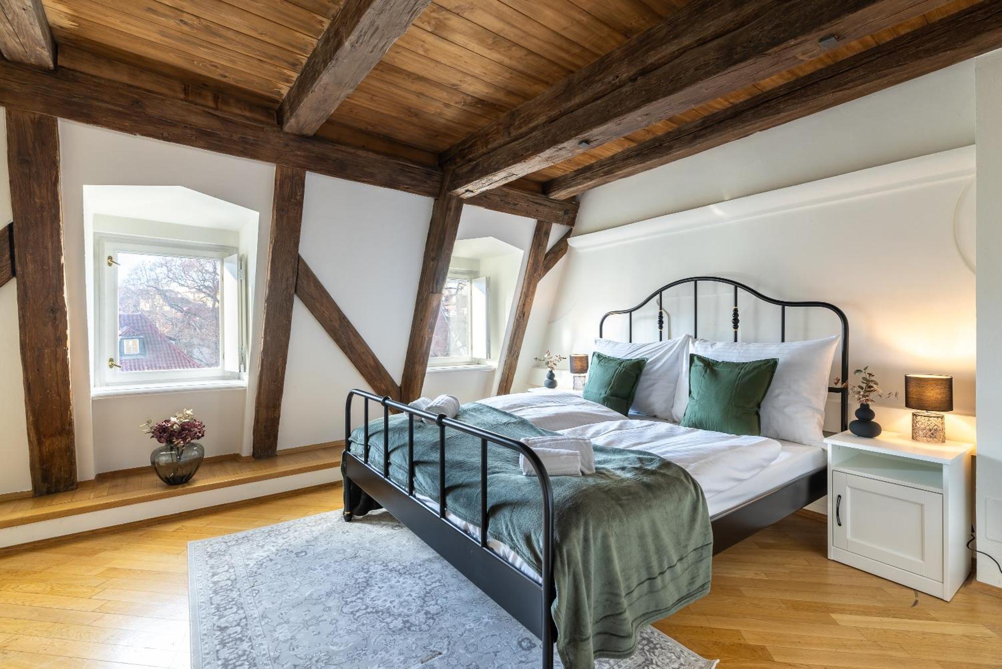 Luxury Retreat By Charles Bridge Apartment Prague