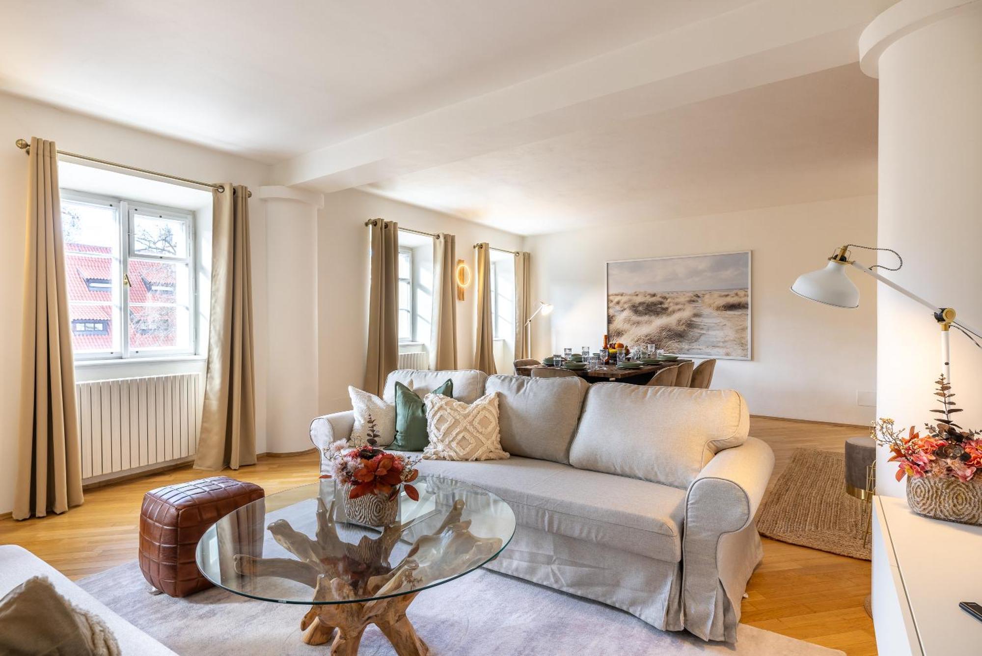 Luxury Retreat By Charles Bridge Apartment
