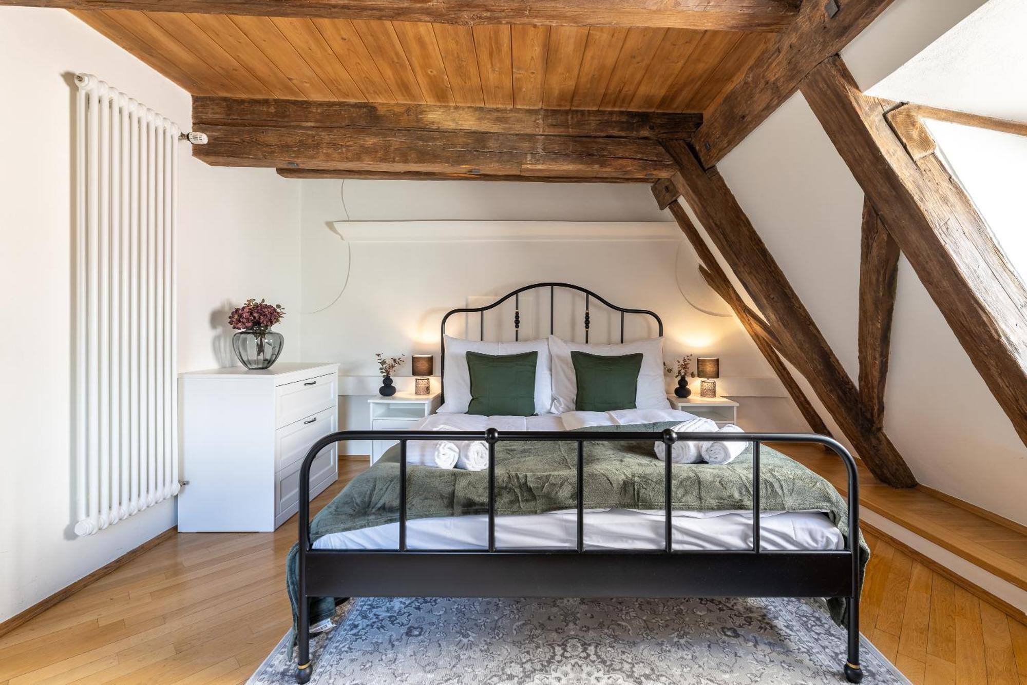 Apartment Luxury Retreat By Charles Bridge