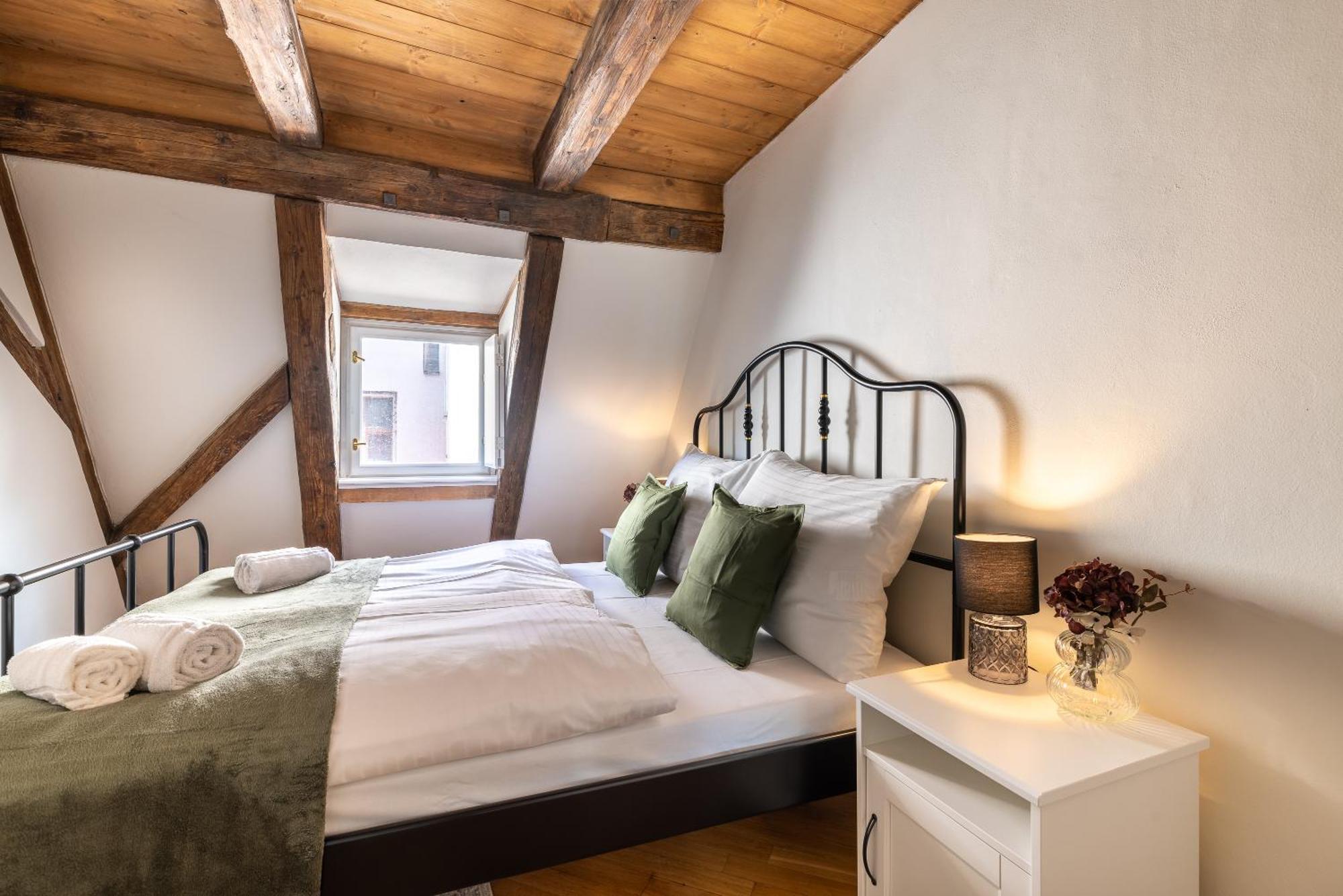 Apartment Luxury Retreat By Charles Bridge