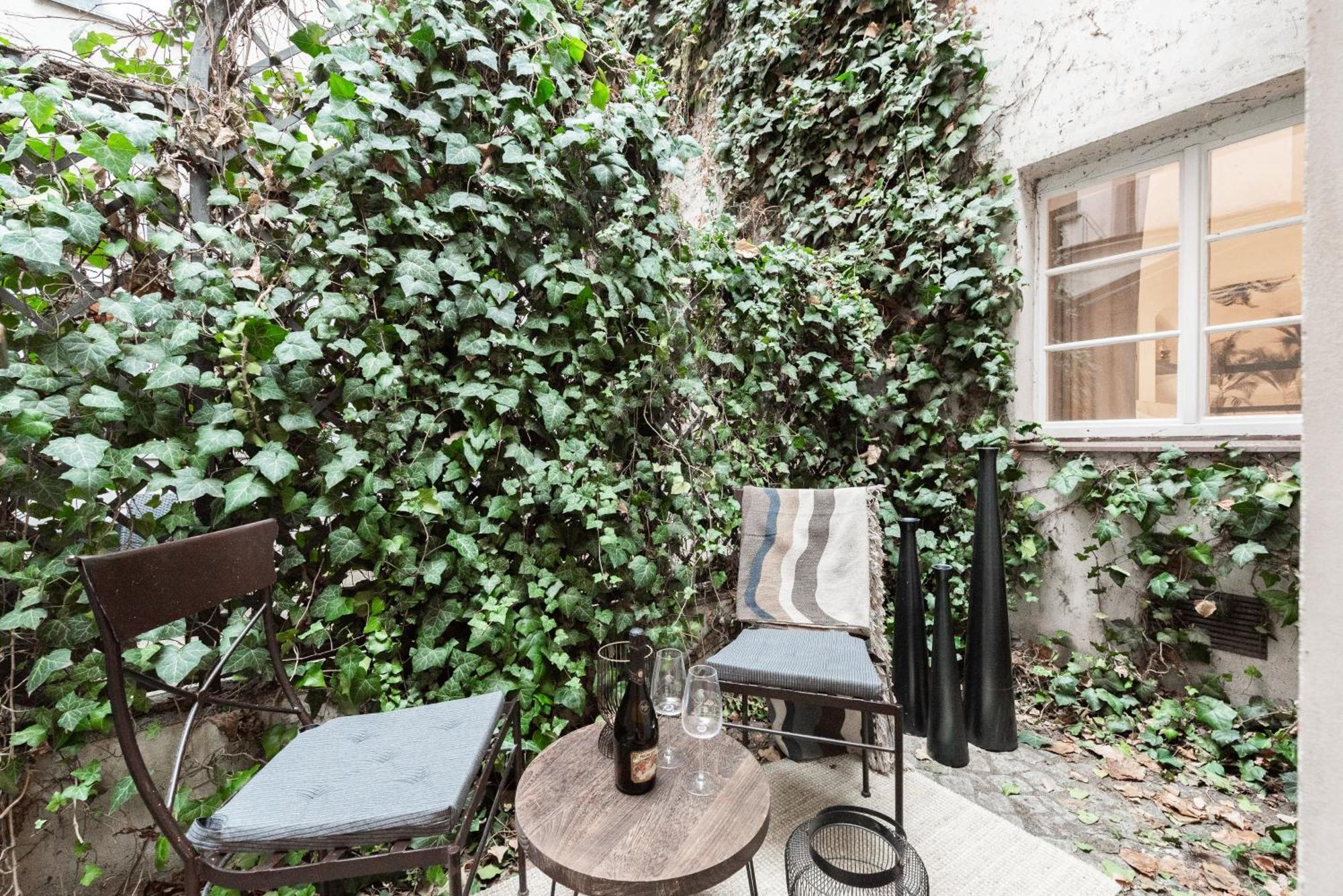 Apartment Luxury Retreat By Charles Bridge *