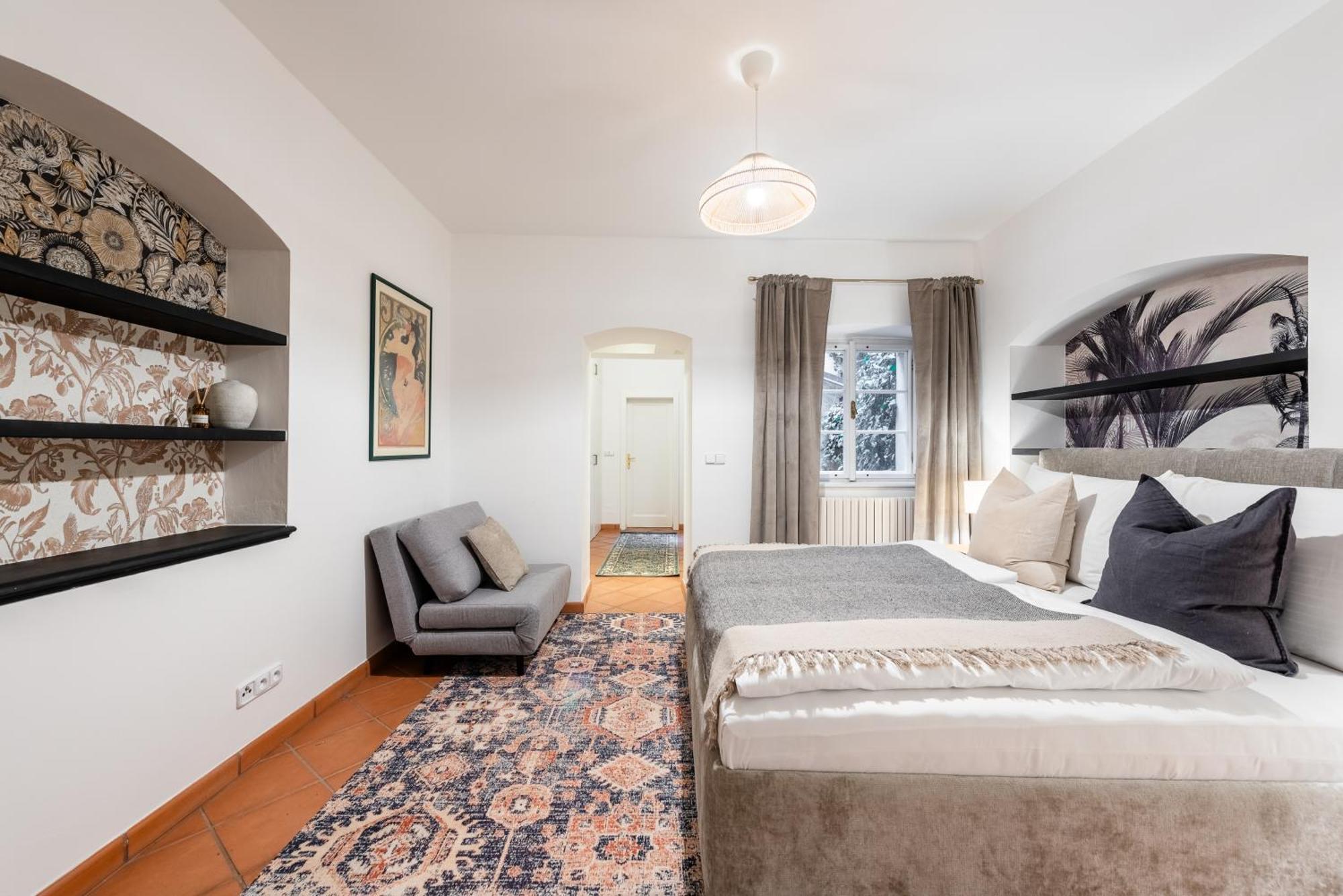 Apartment Luxury Retreat By Charles Bridge