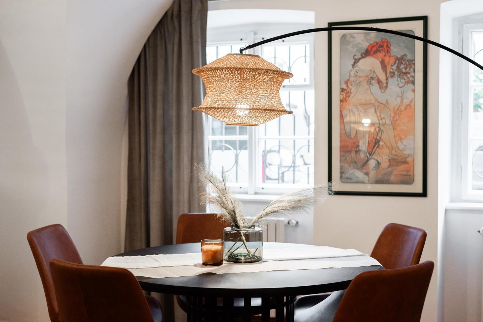 Luxury Retreat By Charles Bridge Apartment *