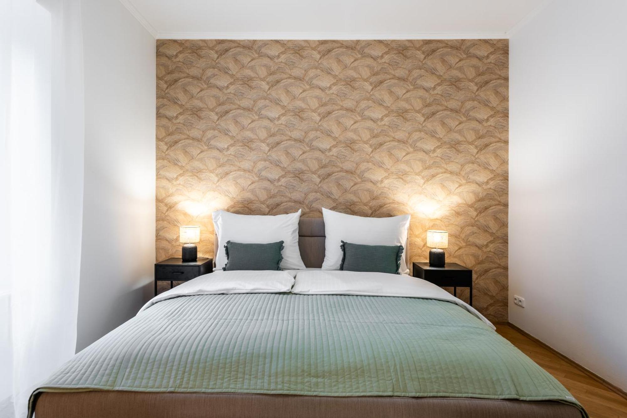 Luxury Retreat By Charles Bridge Apartment