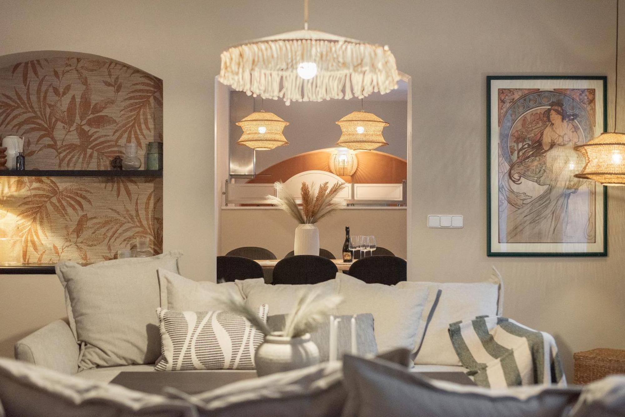 Luxury Retreat By Charles Bridge Apartment *