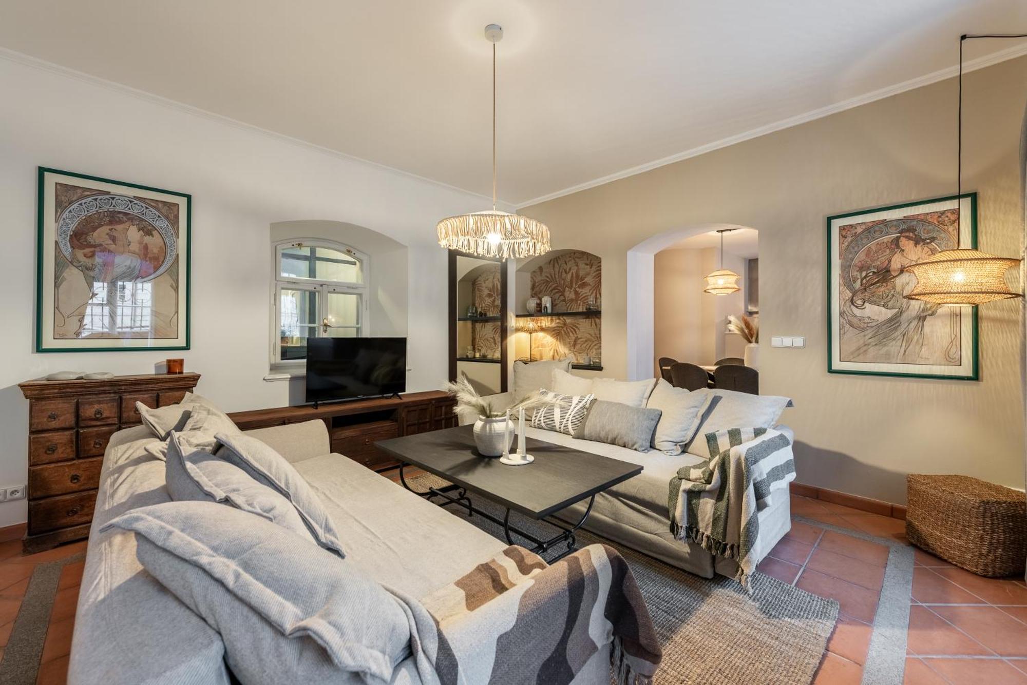 Luxury Retreat By Charles Bridge Apartment *